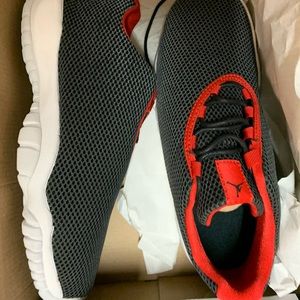 Jordan low size 6Y brand new